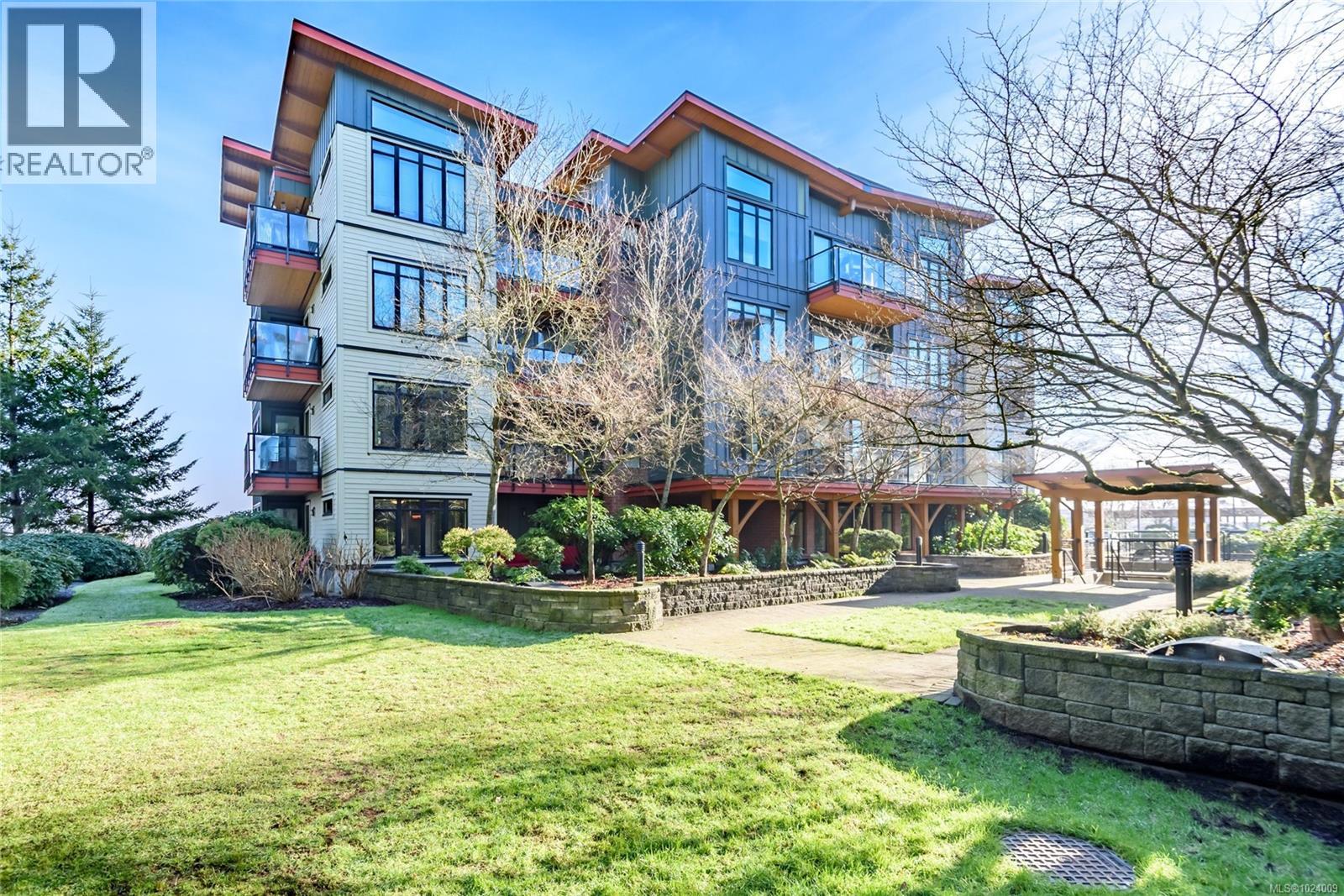 332 2300 Mansfield Dr, Courtenay, British Columbia