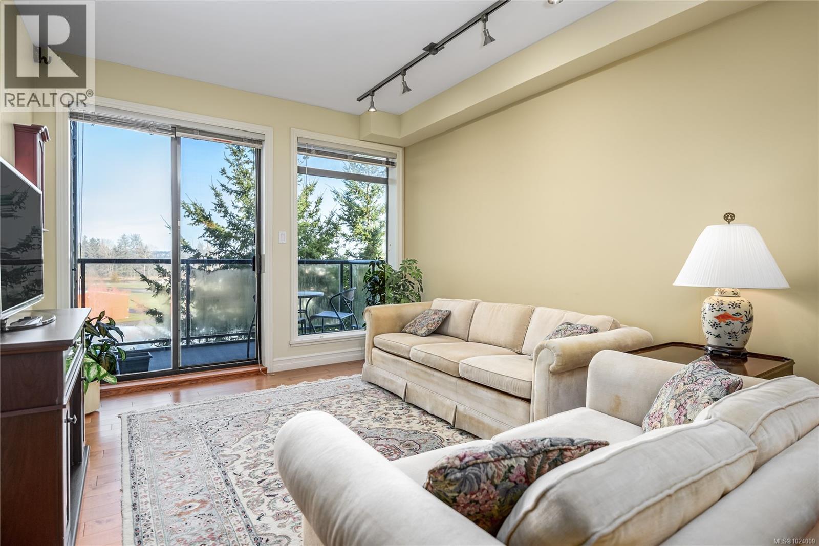 332 2300 Mansfield Dr, Courtenay, British Columbia V9N 3S3 - Photo 14 - 1024009