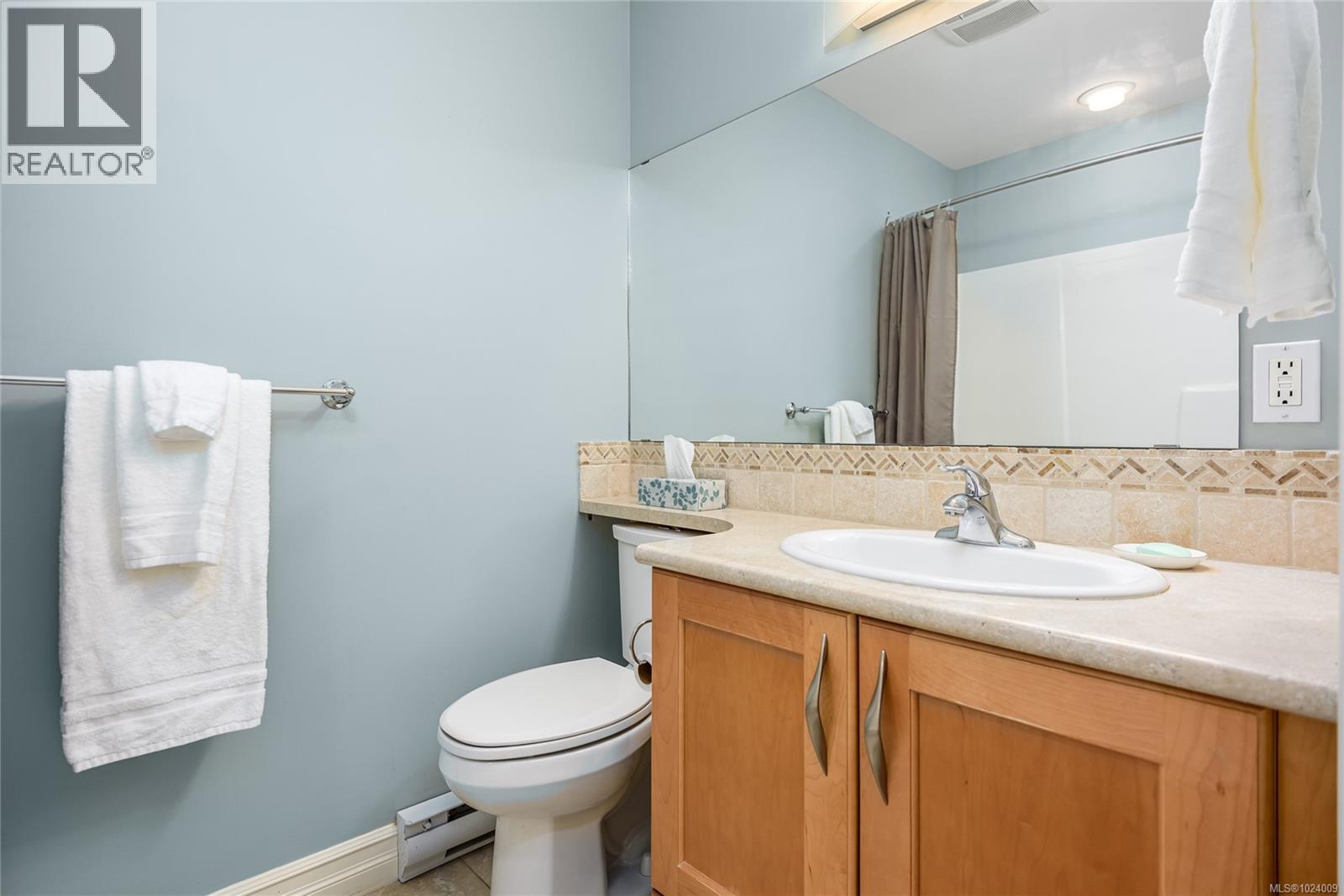 332 2300 Mansfield Dr, Courtenay, British Columbia V9N 3S3 - Photo 24 - 1024009