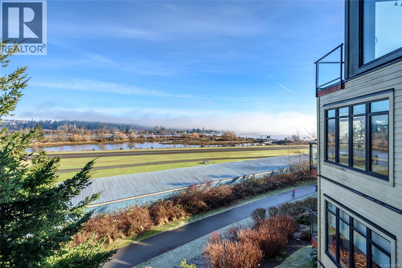 332 2300 Mansfield Dr, Courtenay, British Columbia V9N 3S3 - Photo 31 - 1024009