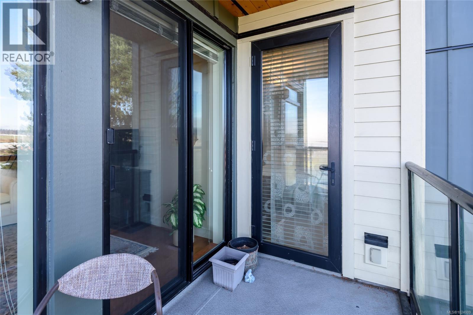 332 2300 Mansfield Dr, Courtenay, British Columbia V9N 3S3 - Photo 33 - 1024009