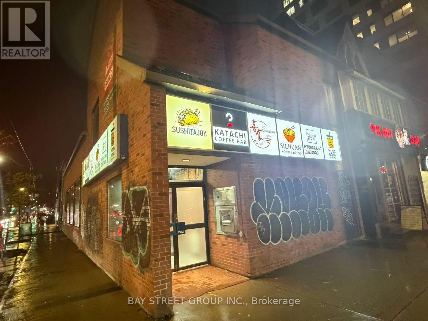 1;4;5 - 648 Spadina Avenue, Toronto, Ontario M5S 2H7 - Photo 1 - C12722044