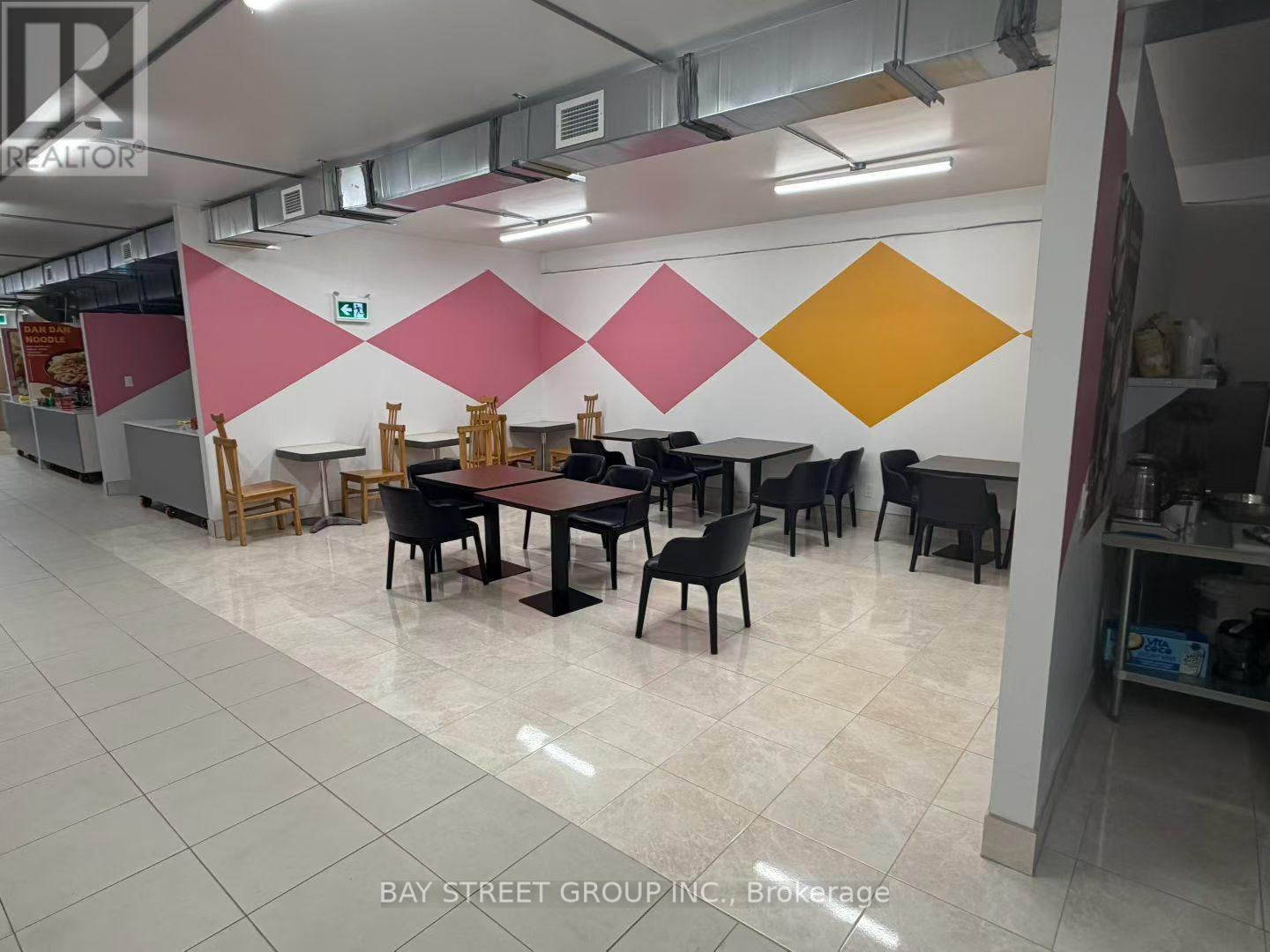 1;4;5 - 648 Spadina Avenue, Toronto, Ontario M5S 2H7 - Photo 3 - C12722044