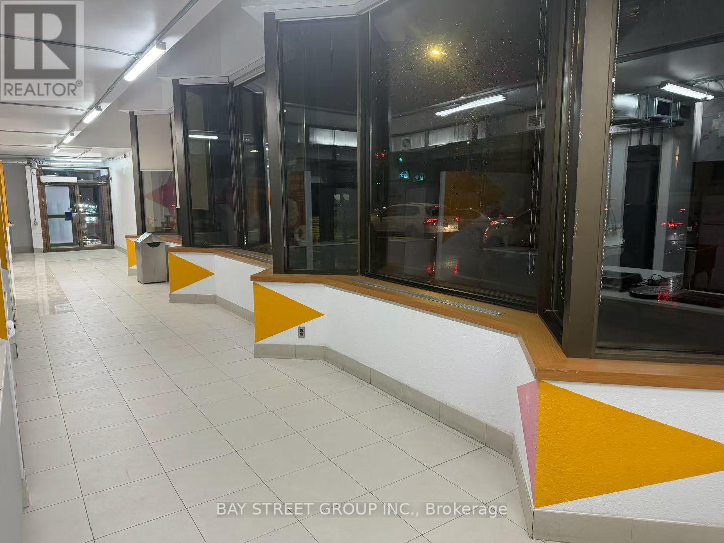 1;4;5 - 648 Spadina Avenue, Toronto, Ontario M5S 2H7 - Photo 4 - C12722044