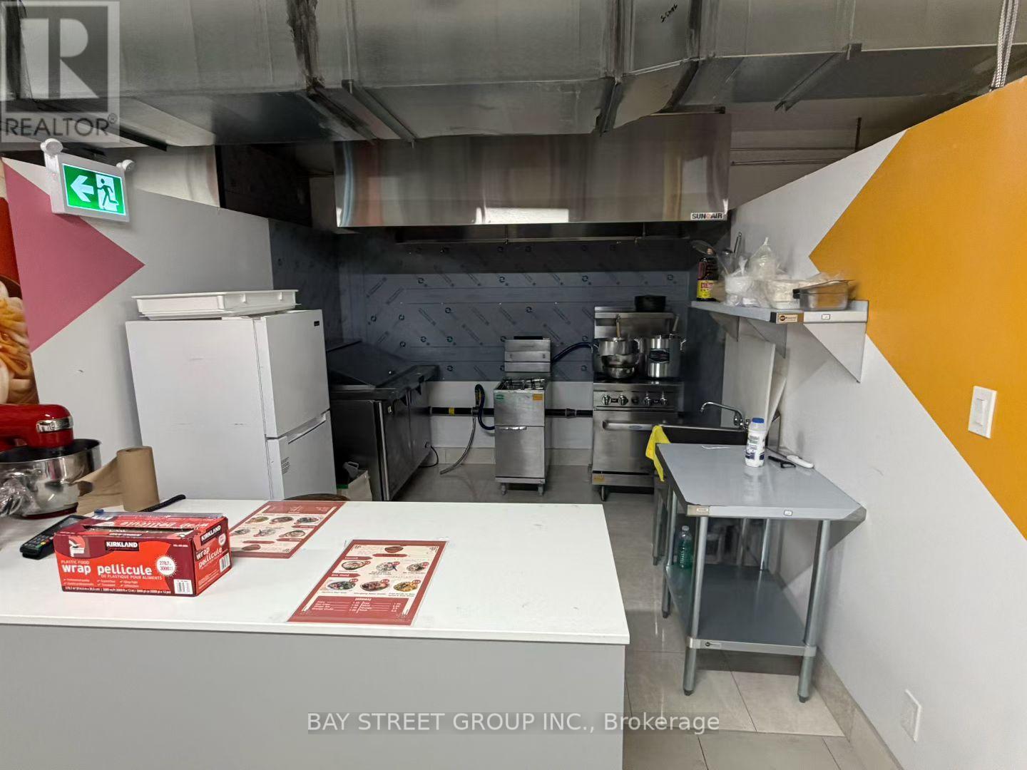 1;4;5 - 648 Spadina Avenue, Toronto, Ontario M5S 2H7 - Photo 7 - C12722044