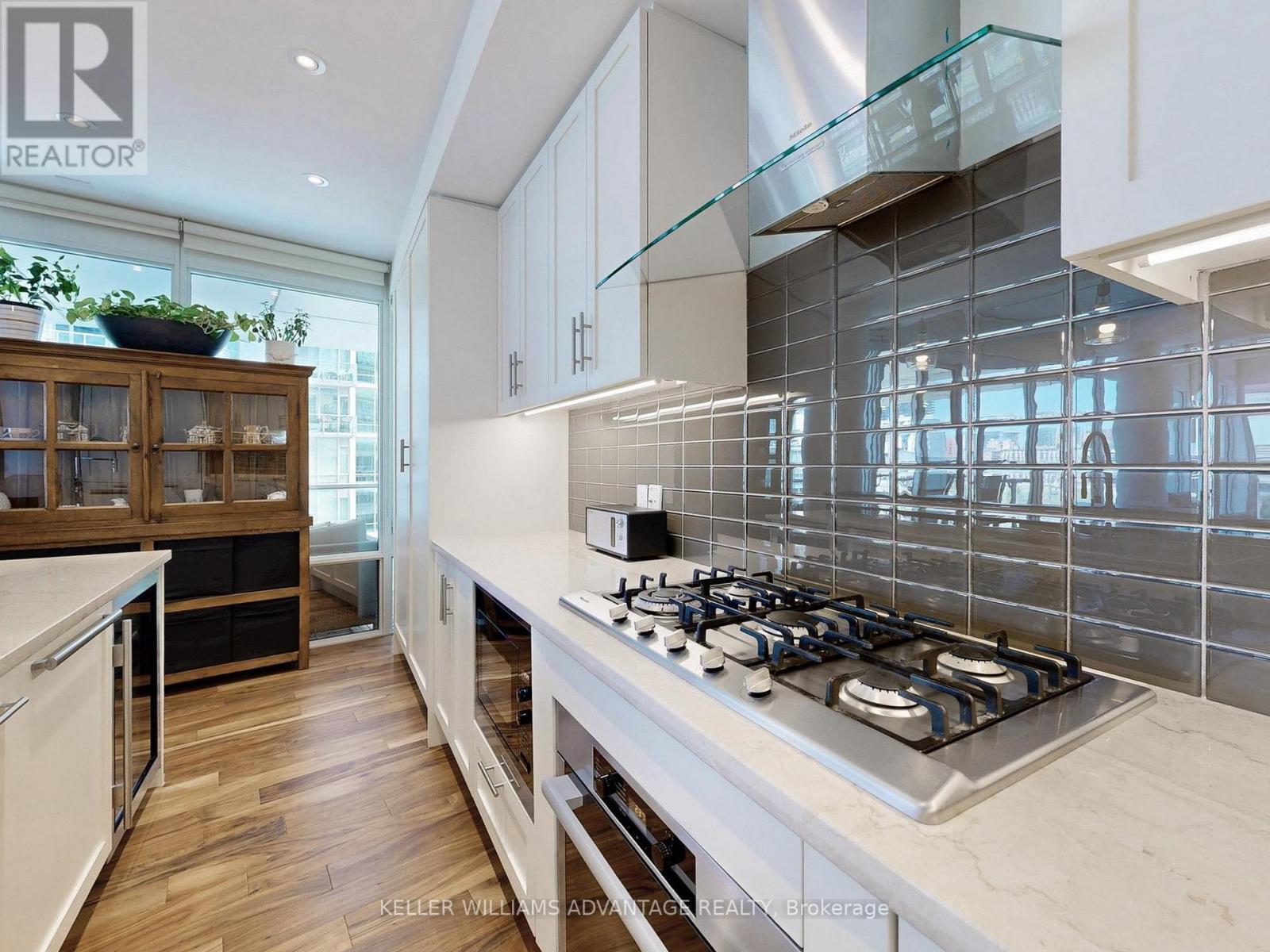 401 - 29 Queens Quay E, Toronto, Ontario  M5E 0A4 - Photo 17 - C12722100