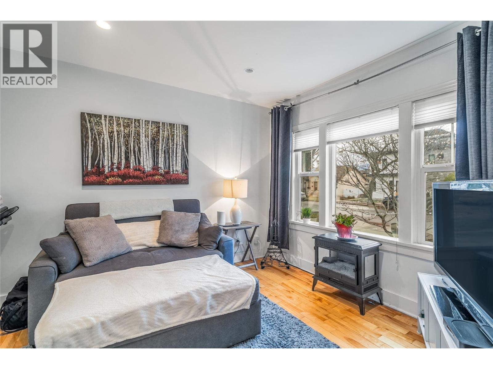 756 Stockwell Avenue, Kelowna, British Columbia  V1Y 6V9 - Photo 8 - 10372321