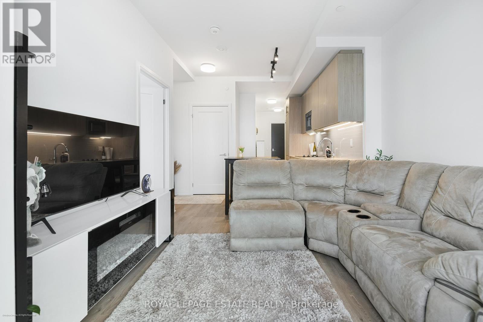 702 - 286 Main Street, Toronto, Ontario  M4C 0B3 - Photo 12 - E12722122