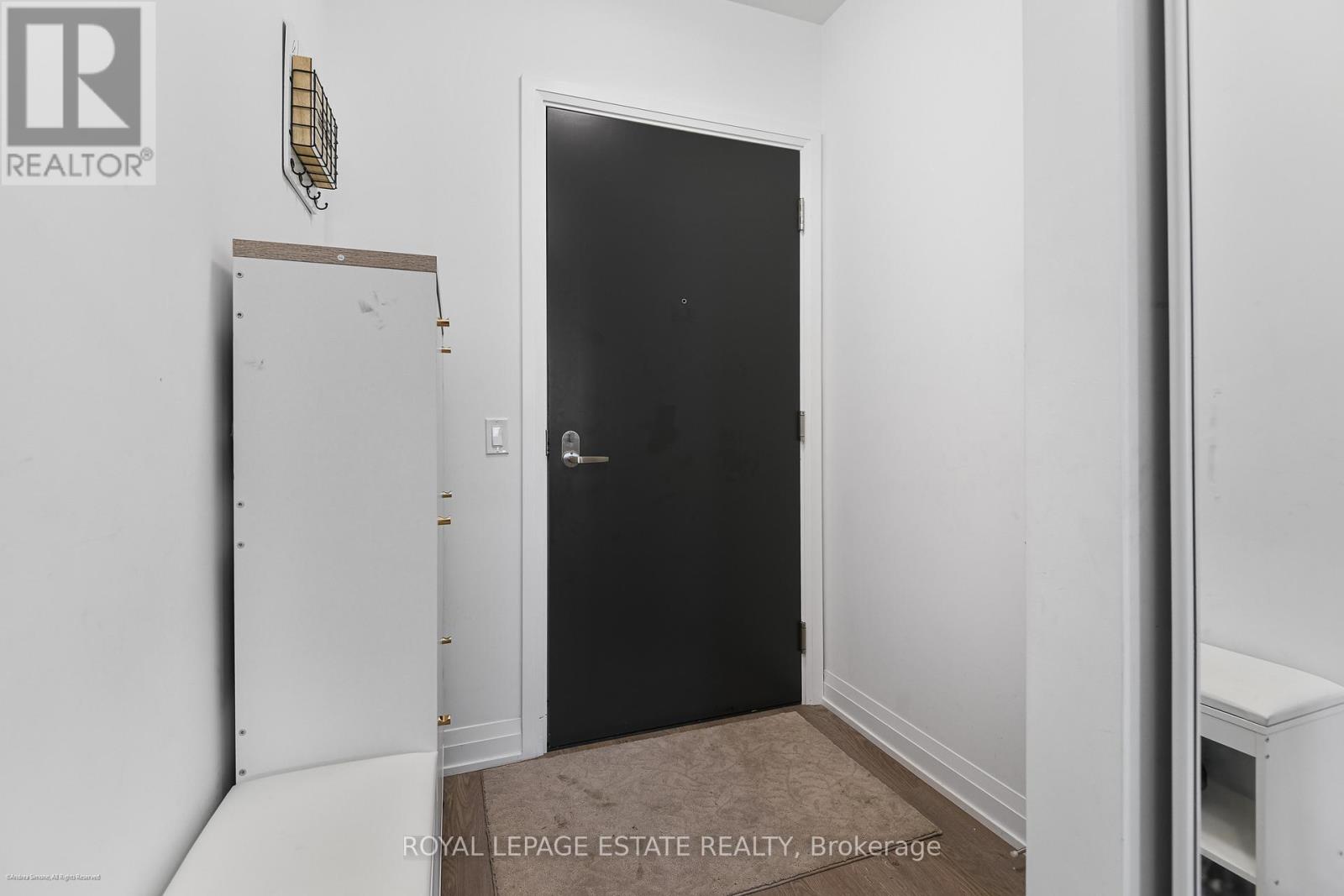 702 - 286 Main Street, Toronto, Ontario  M4C 0B3 - Photo 3 - E12722122