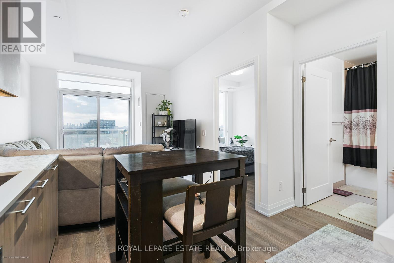 702 - 286 Main Street, Toronto, Ontario  M4C 0B3 - Photo 6 - E12722122