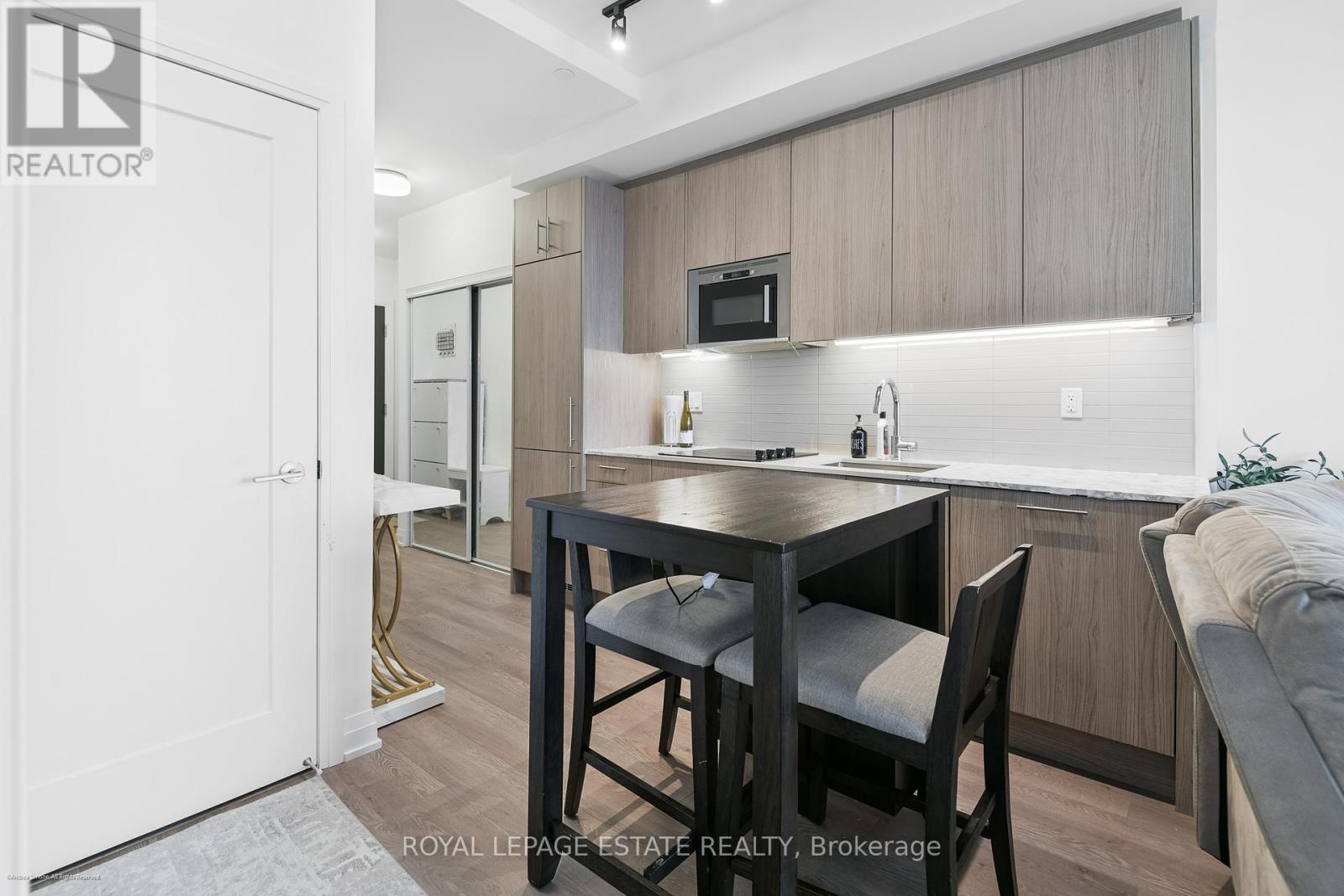 702 - 286 Main Street, Toronto, Ontario  M4C 0B3 - Photo 8 - E12722122