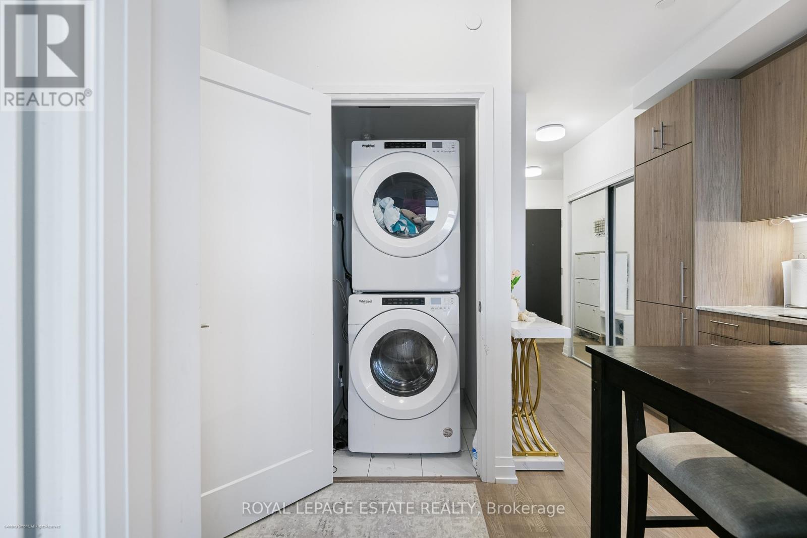 702 - 286 Main Street, Toronto, Ontario  M4C 0B3 - Photo 9 - E12722122