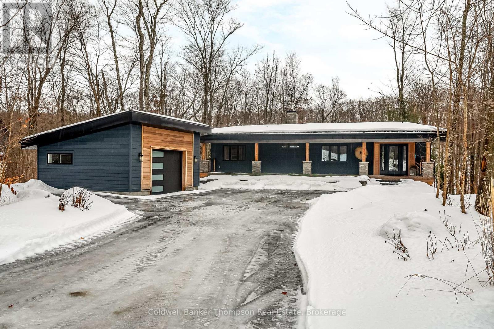 10 St George's Court, Huntsville, Ontario  P1H 1B1 - Photo 2 - X12481632