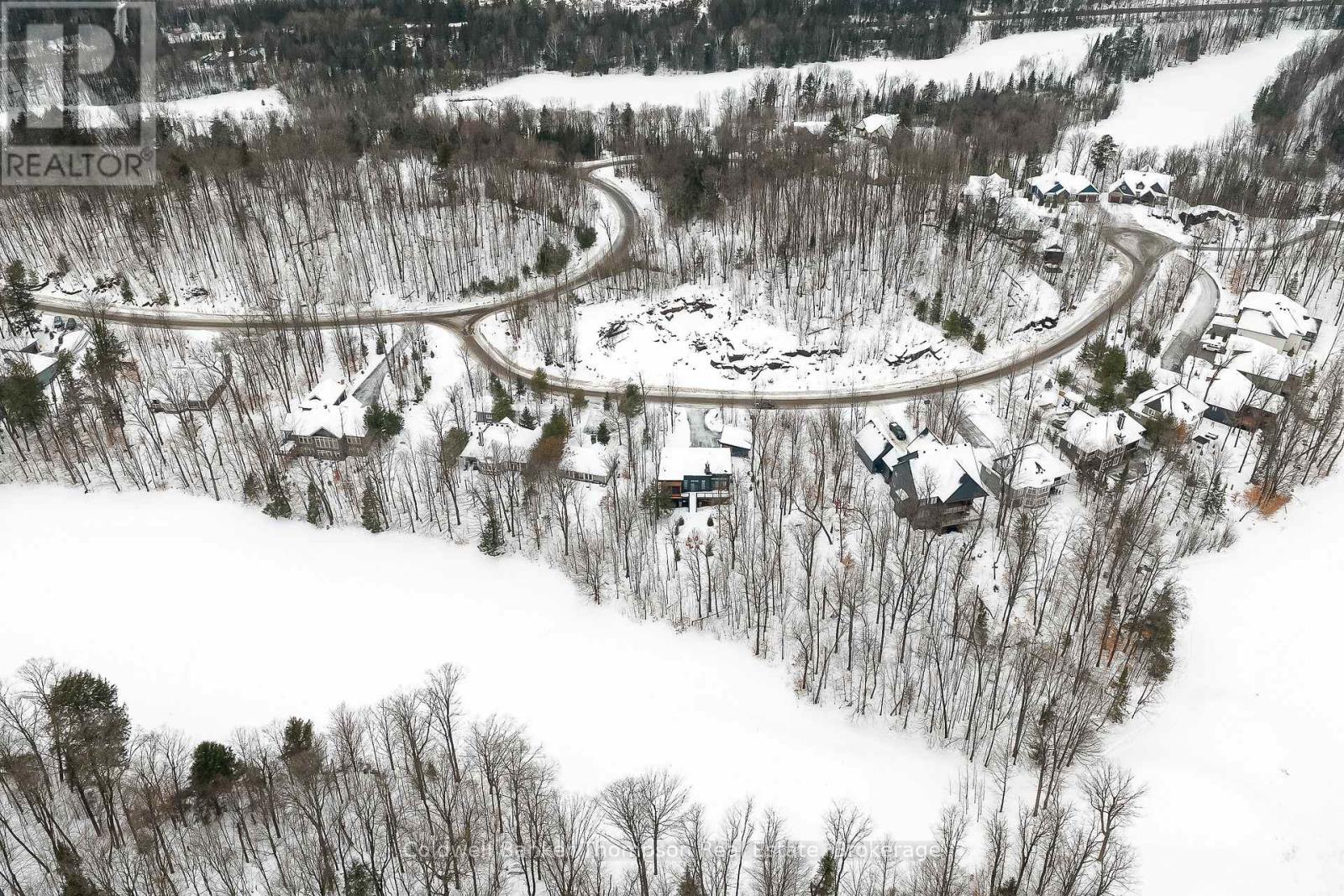 10 St George's Court, Huntsville, Ontario  P1H 1B1 - Photo 48 - X12481632