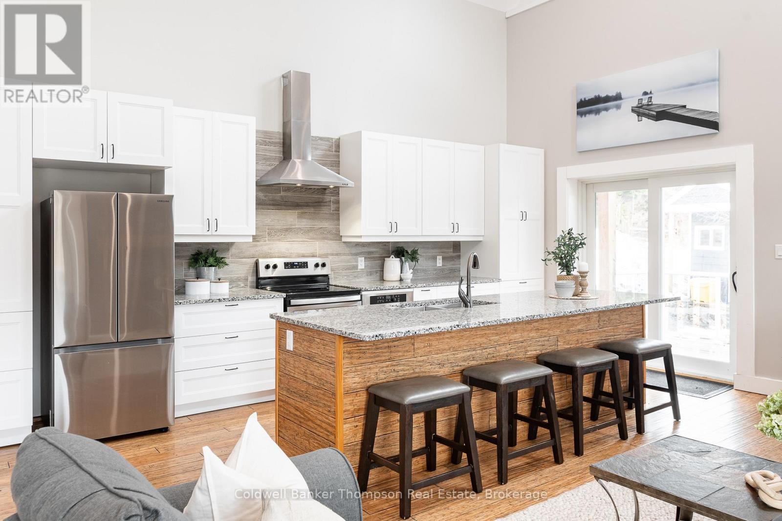 17 Deerhurst Highlands Drive, Huntsville, Ontario P1H 1B1 - Photo 8 - X12677896