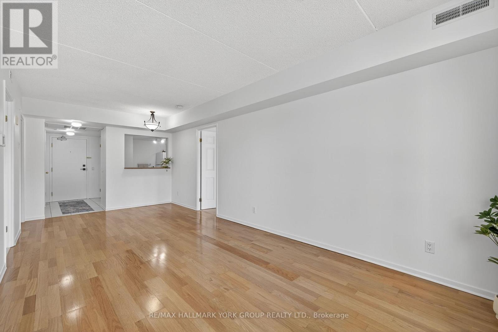 210 - 160 Wellington Street E, Aurora, Ontario  L4G 1J3 - Photo 11 - N12722076