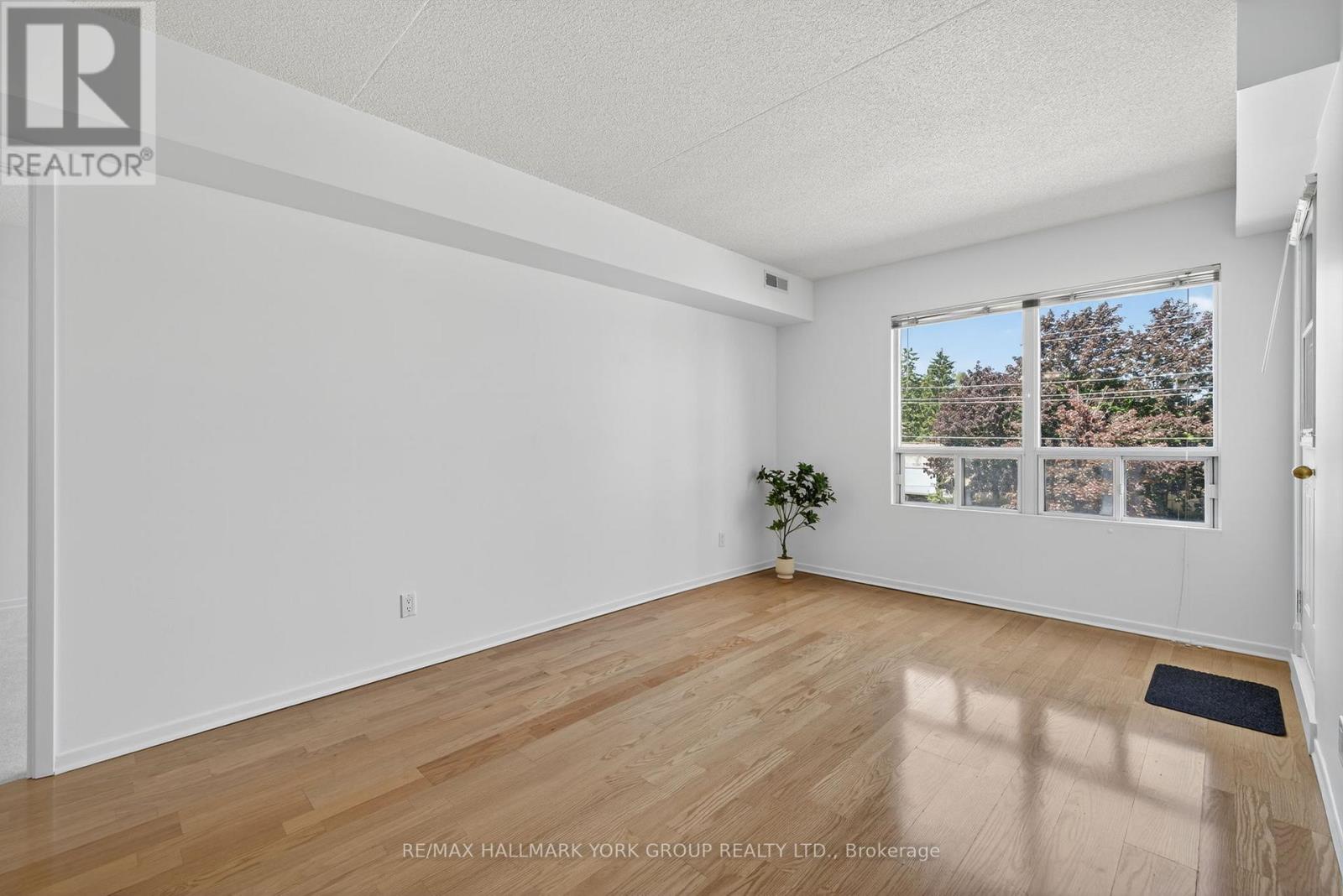 210 - 160 Wellington Street E, Aurora, Ontario  L4G 1J3 - Photo 12 - N12722076