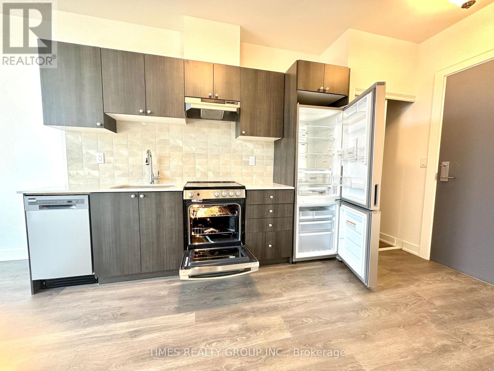 B-303 - 715 Davis Drive, Newmarket, Ontario  L3Y 0J2 - Photo 3 - N12675338