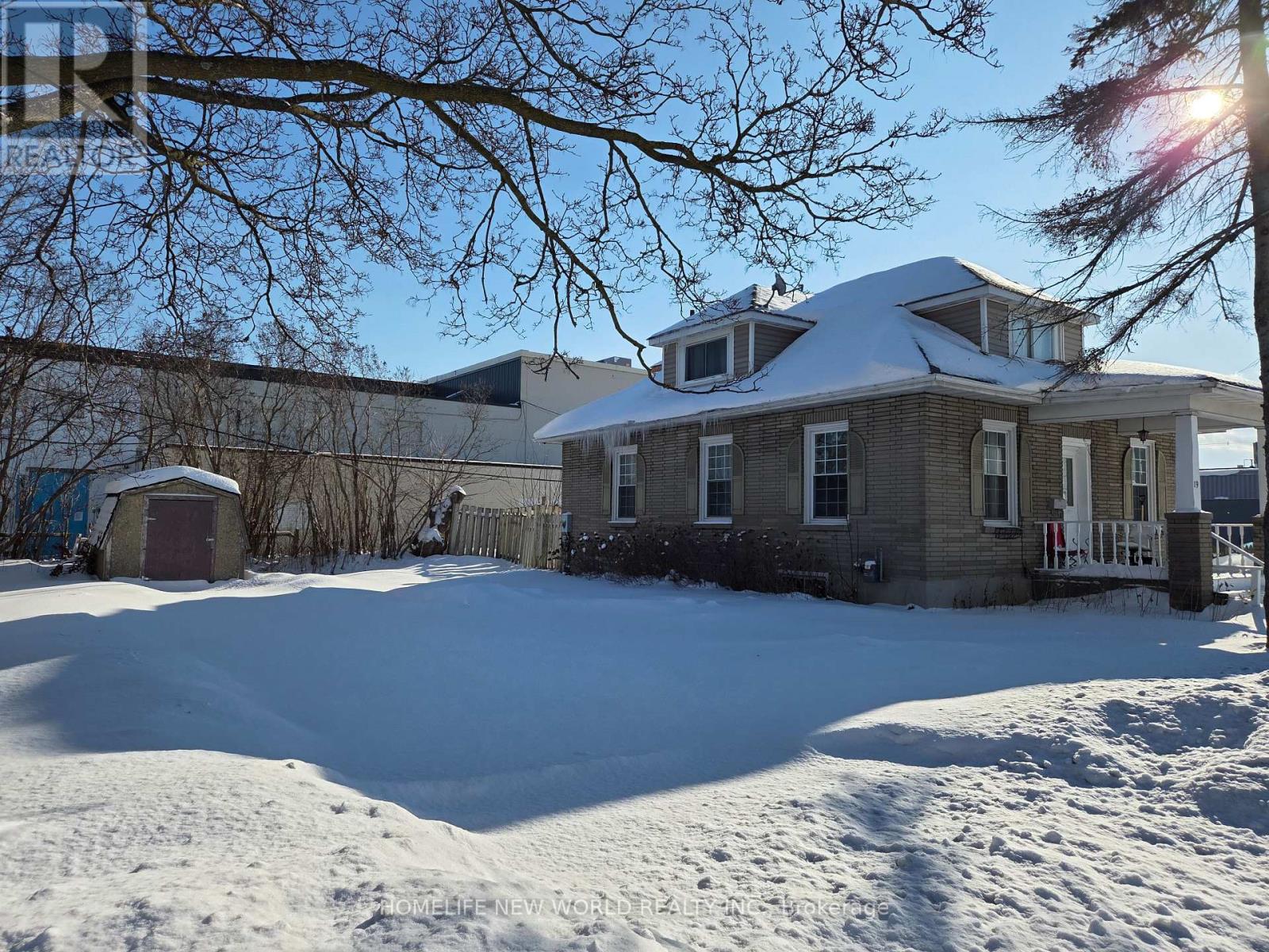 19 Flindall Street, Quinte West, Ontario  K8V 3E2 - Photo 3 - X12718556