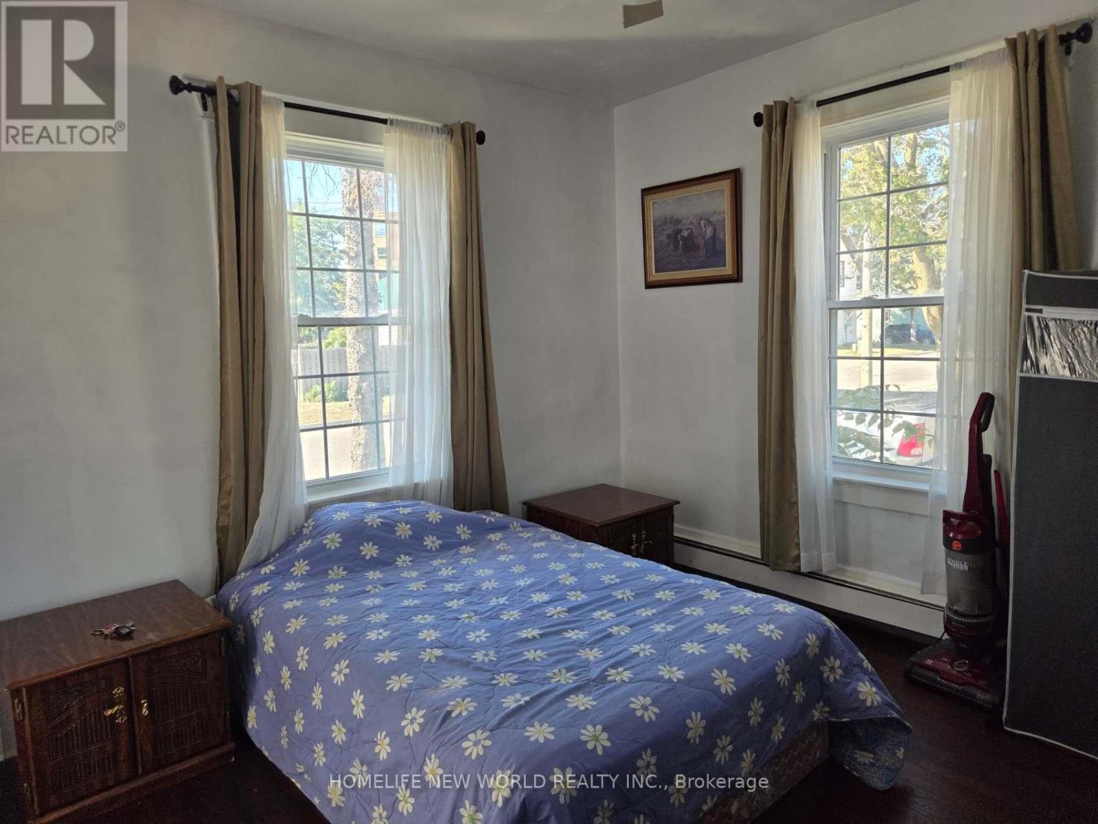 19 Flindall Street, Quinte West, Ontario  K8V 3E2 - Photo 10 - X12718556