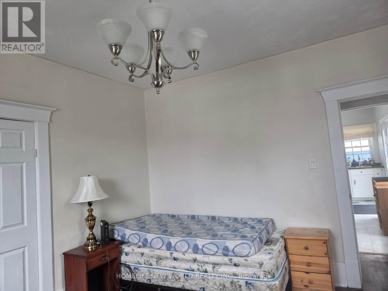 19 Flindall Street, Quinte West, Ontario  K8V 3E2 - Photo 8 - X12718556