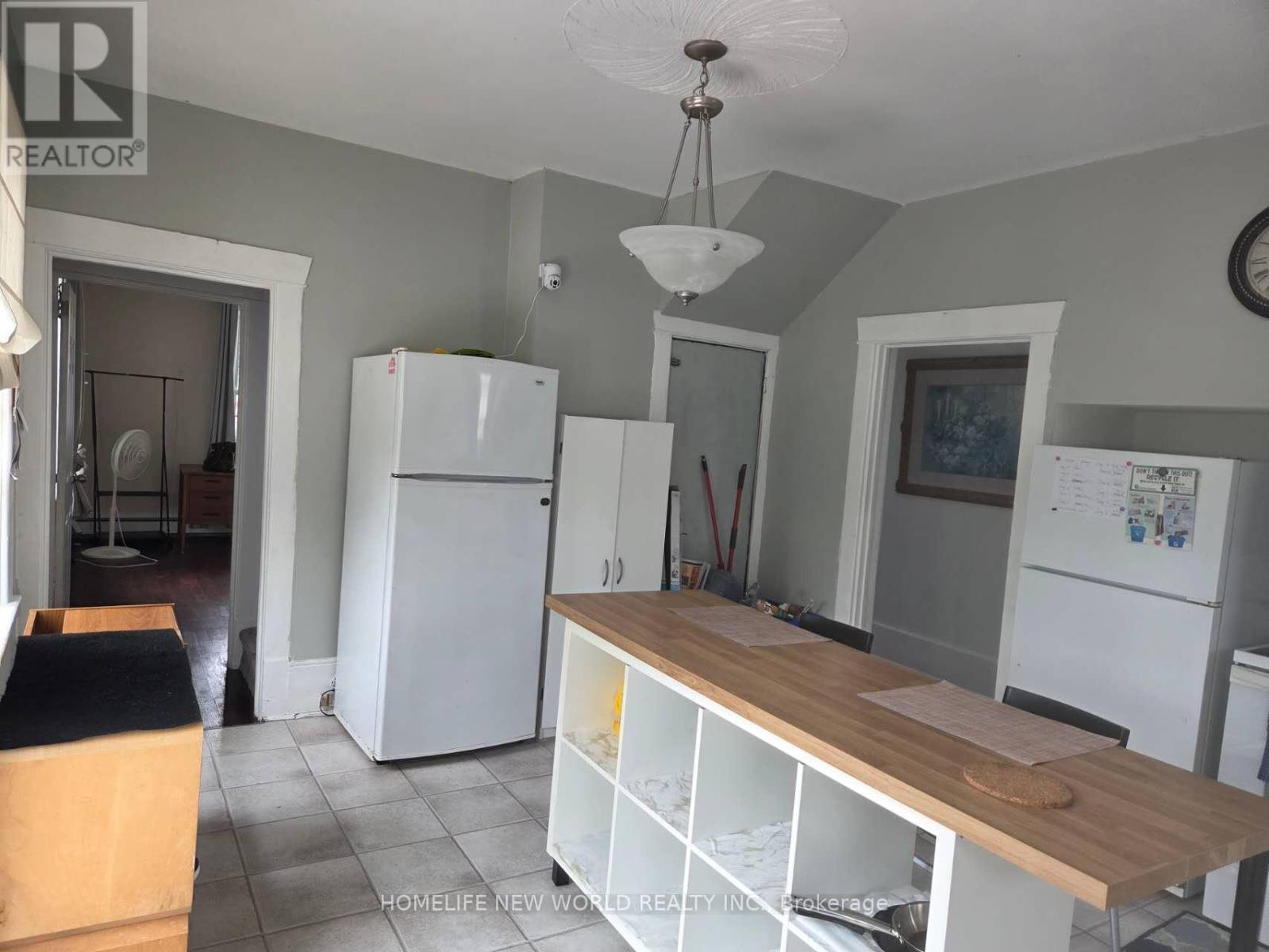 19 Flindall Street, Quinte West, Ontario  K8V 3E2 - Photo 6 - X12718556