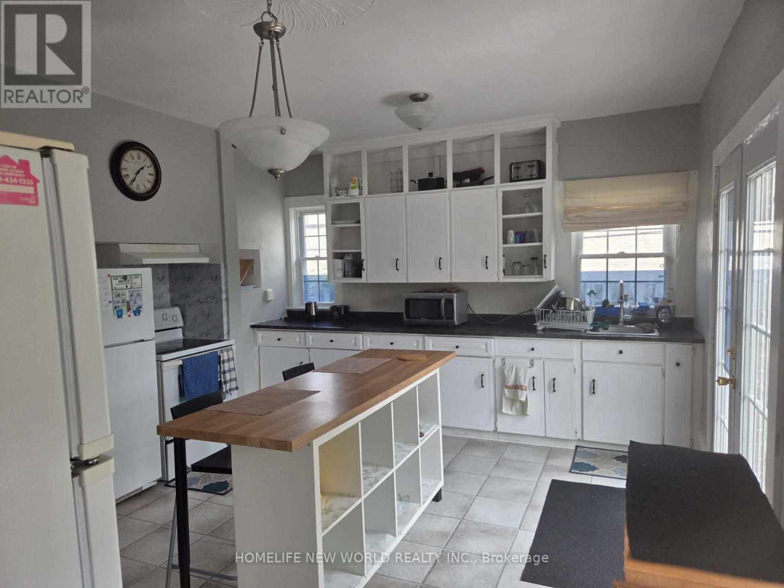 19 Flindall Street, Quinte West, Ontario  K8V 3E2 - Photo 5 - X12718556