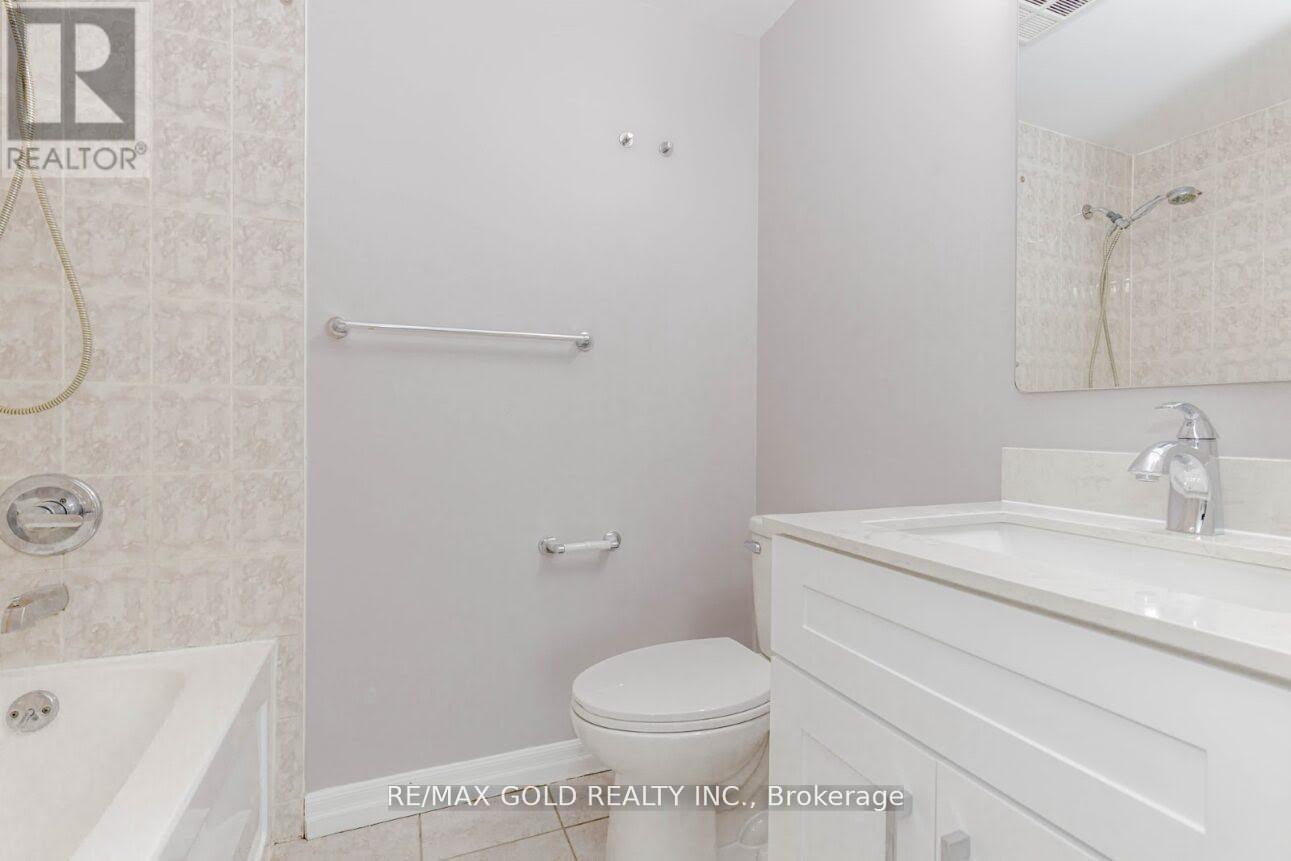 2102 - 220 Burnhamthorpe Road W, Mississauga, Ontario  L5B 4N4 - Photo 22 - W12722062