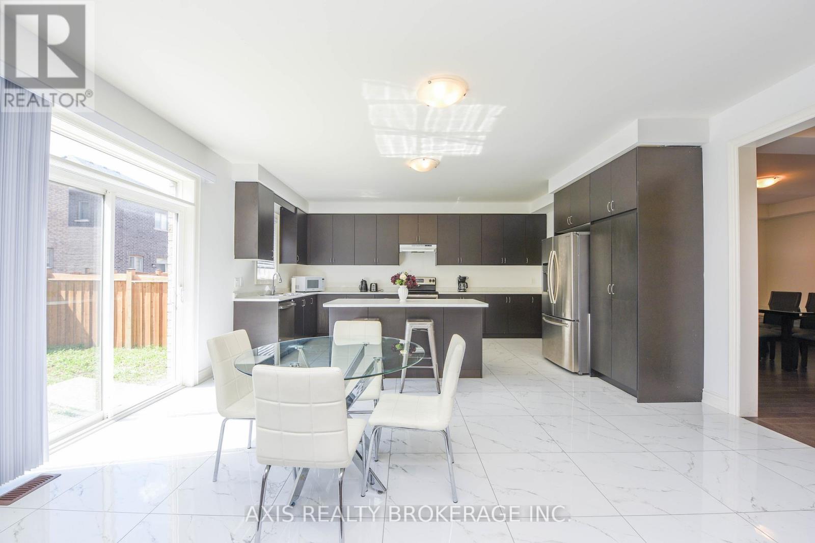 1534 Devine Point, Milton, Ontario  L9E 1H6 - Photo 14 - W12722114