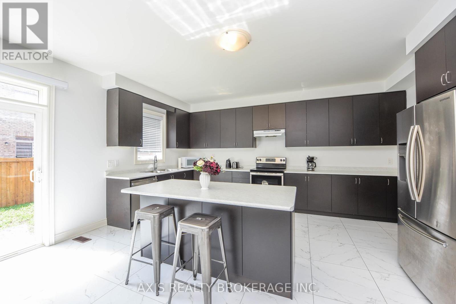 1534 Devine Point, Milton, Ontario  L9E 1H6 - Photo 16 - W12722114