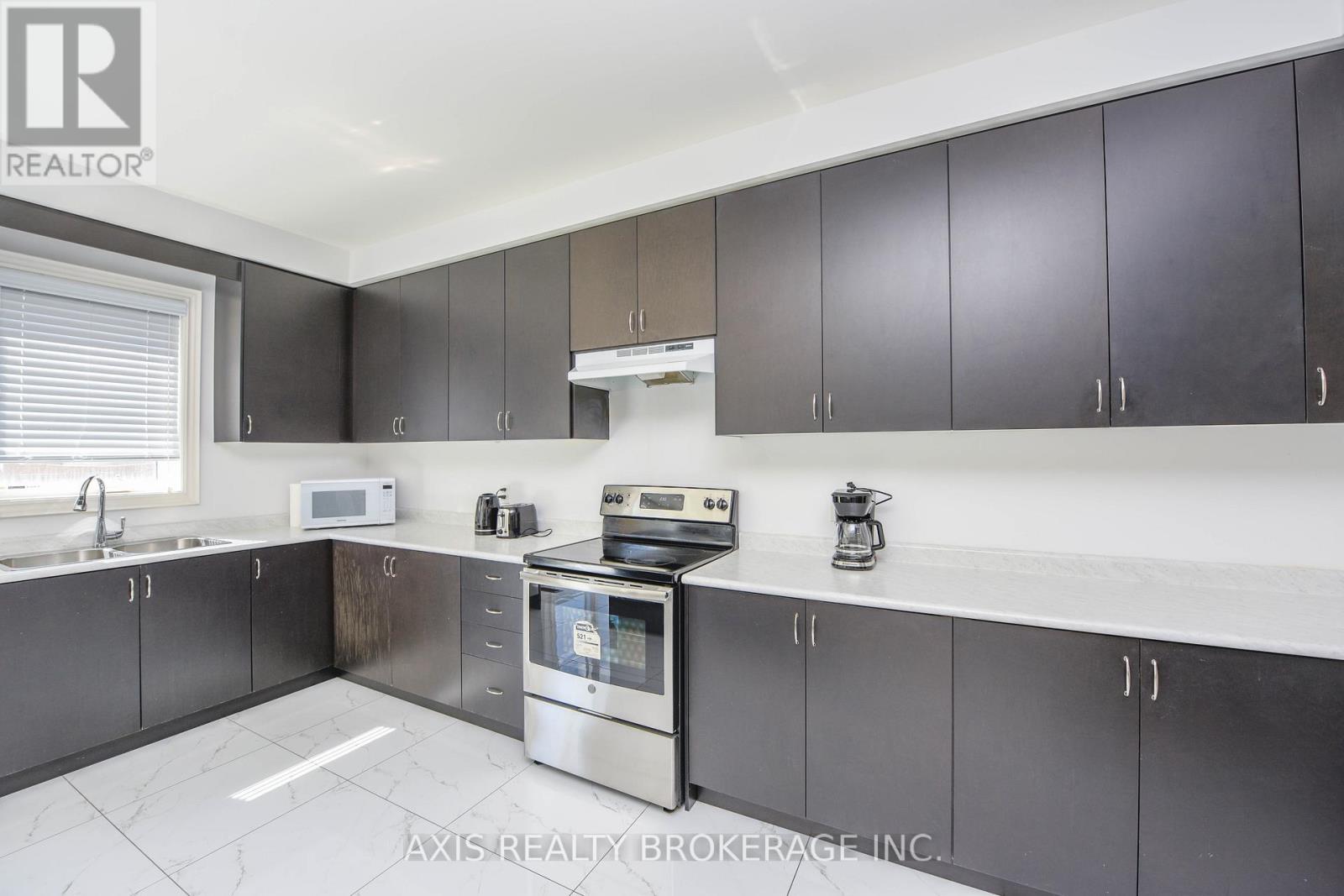 1534 Devine Point, Milton, Ontario  L9E 1H6 - Photo 17 - W12722114