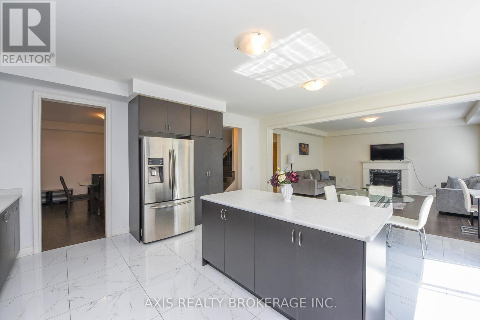 1534 Devine Point, Milton, Ontario  L9E 1H6 - Photo 19 - W12722114