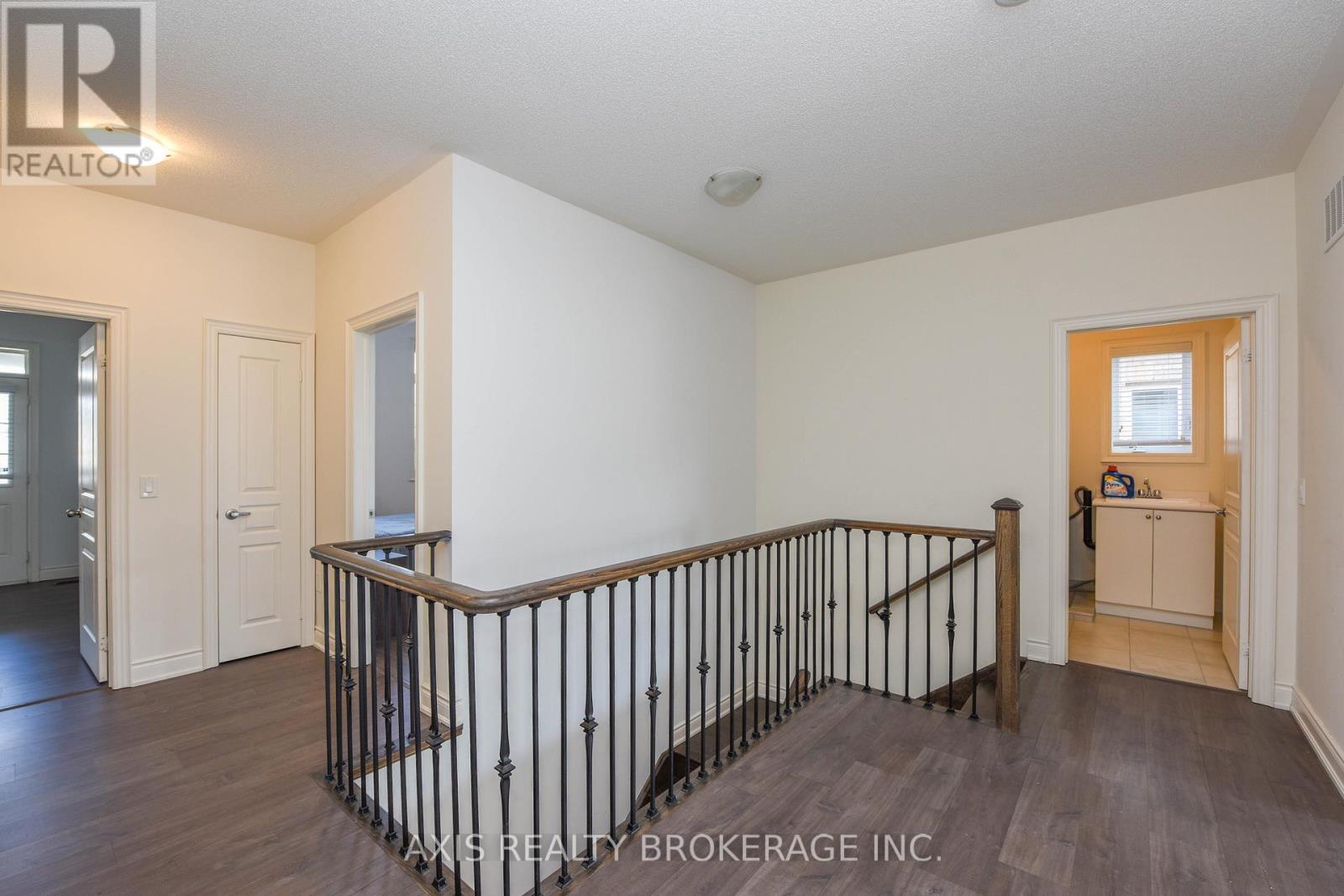 1534 Devine Point, Milton, Ontario  L9E 1H6 - Photo 24 - W12722114