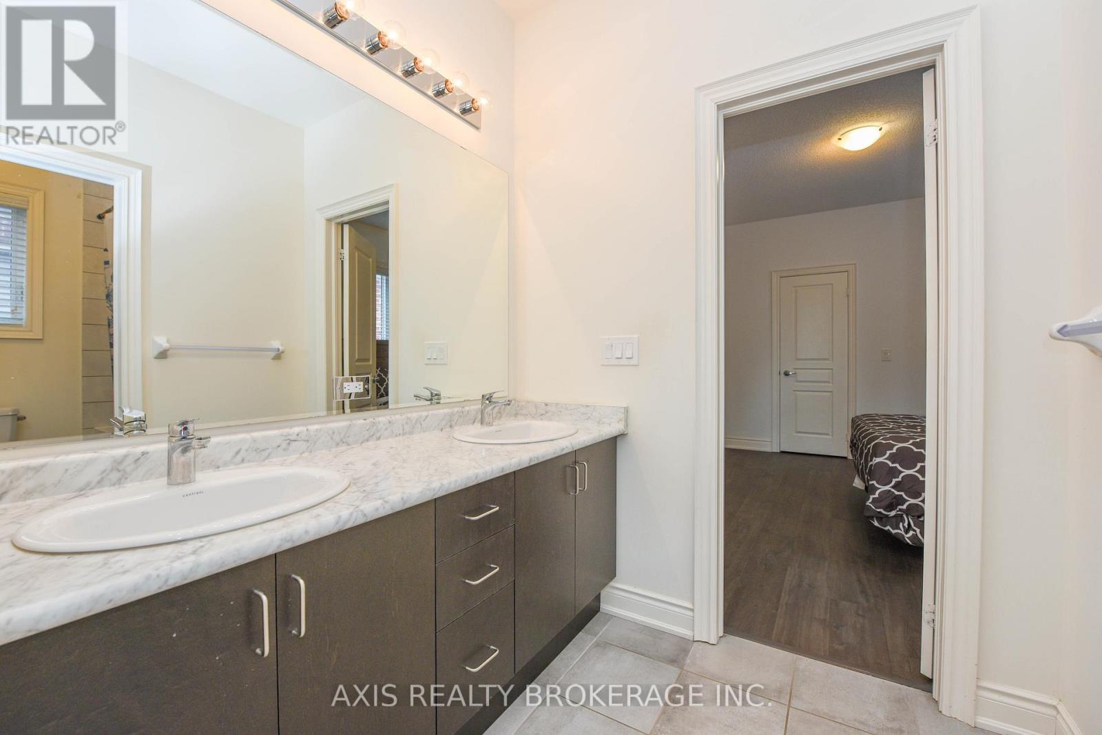 1534 Devine Point, Milton, Ontario  L9E 1H6 - Photo 32 - W12722114