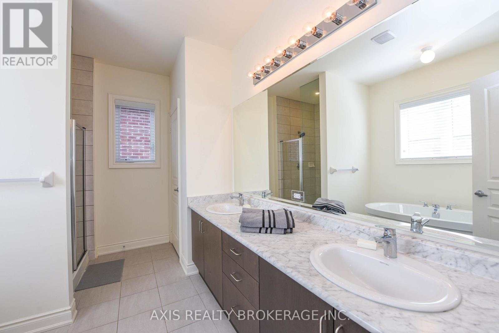 1534 Devine Point, Milton, Ontario  L9E 1H6 - Photo 42 - W12722114