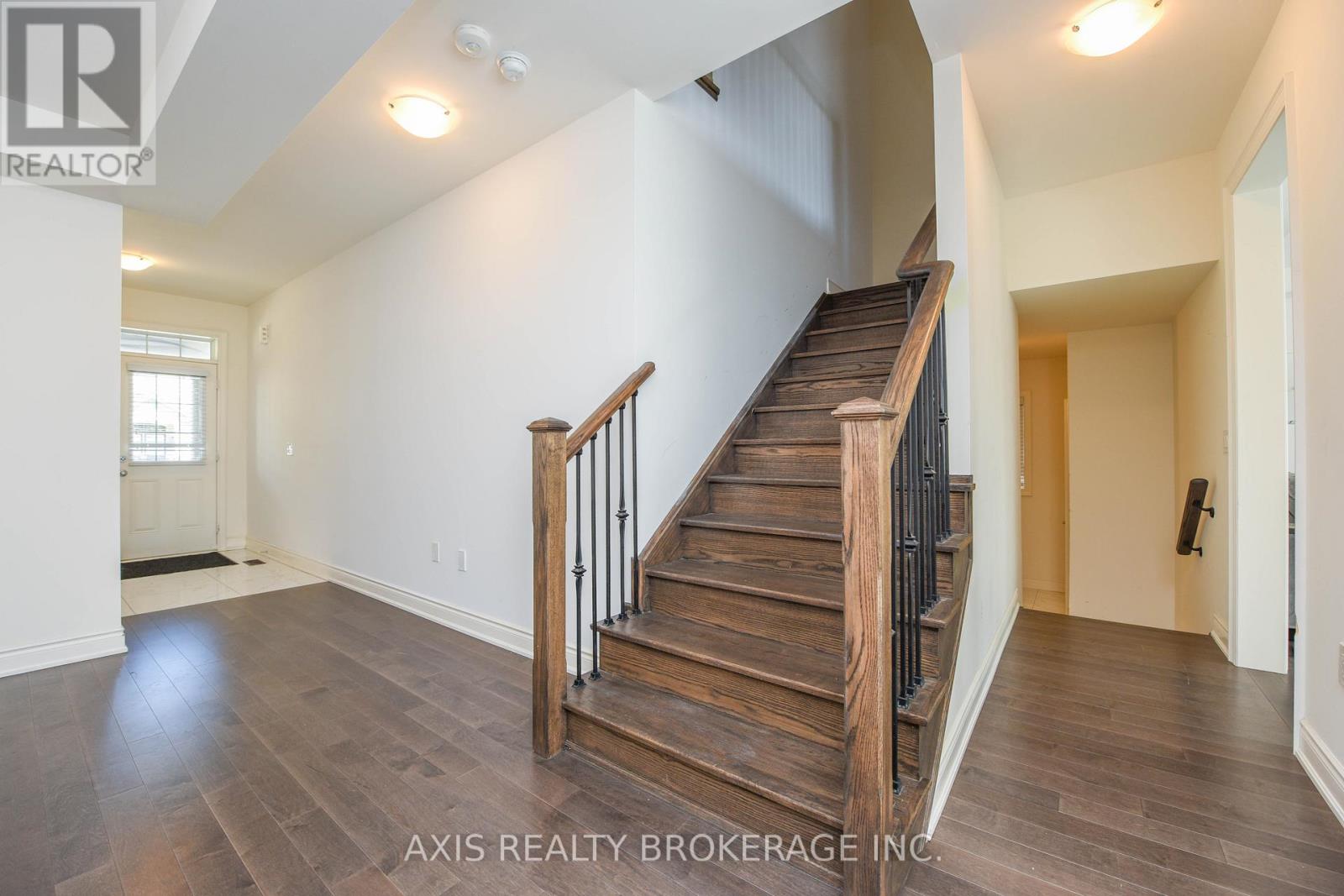 1534 Devine Point, Milton, Ontario  L9E 1H6 - Photo 8 - W12722114