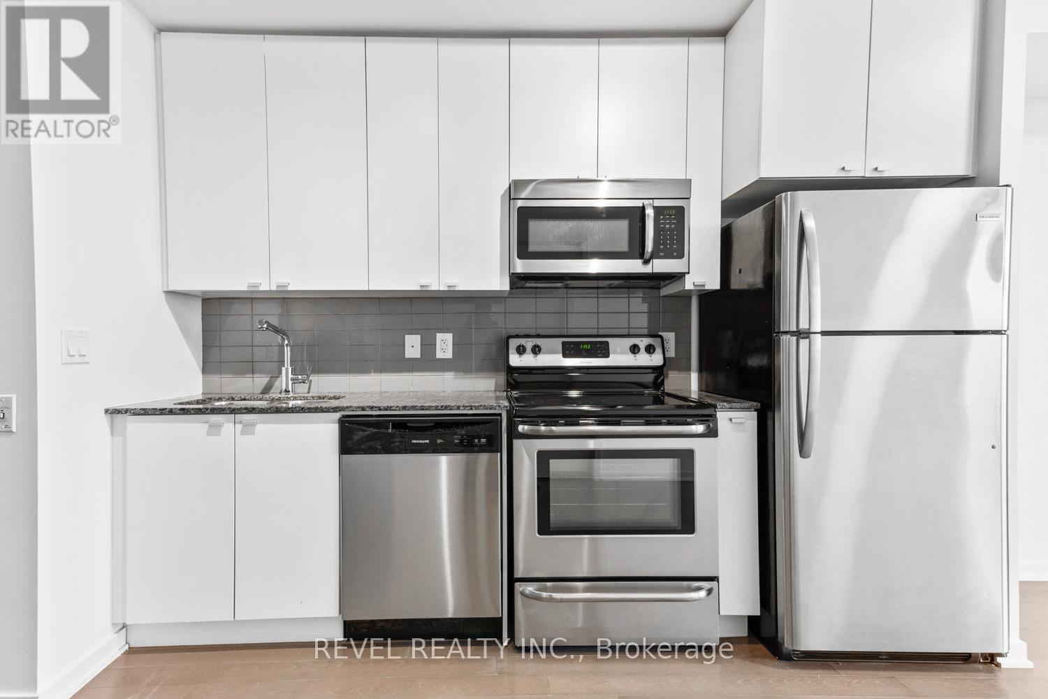 2504 - 105 The Queensway Avenue, Toronto, Ontario  M6S 5B5 - Photo 6 - W12722116