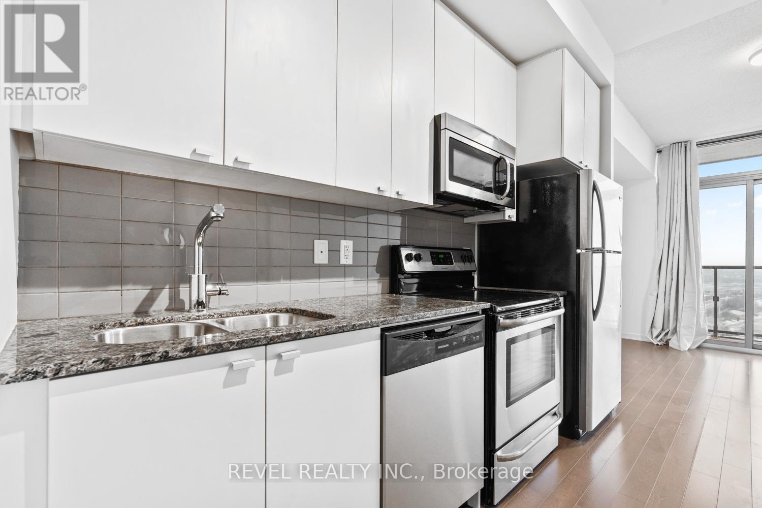 2504 - 105 The Queensway Avenue, Toronto, Ontario  M6S 5B5 - Photo 8 - W12722116