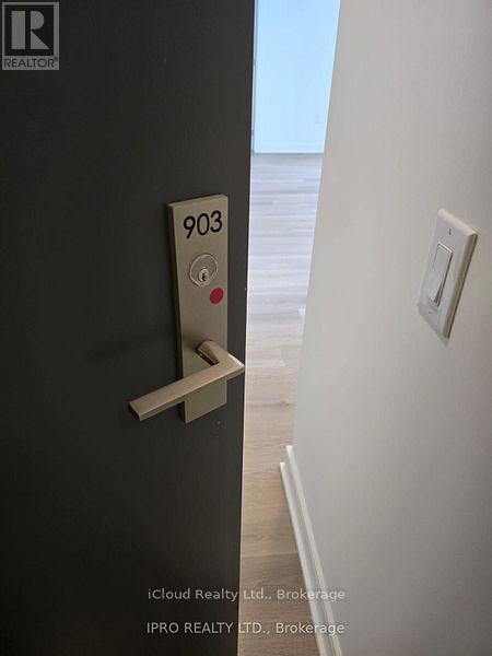 903 - 86 Dundas Street, Mississauga, Ontario  L5A 1W4 - Photo 3 - W12722130