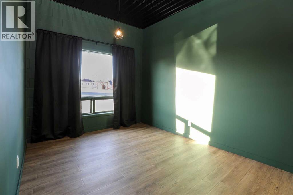 111 4 Avenue, Warner, Alberta  T0K 2L0 - Photo 17 - A2280533