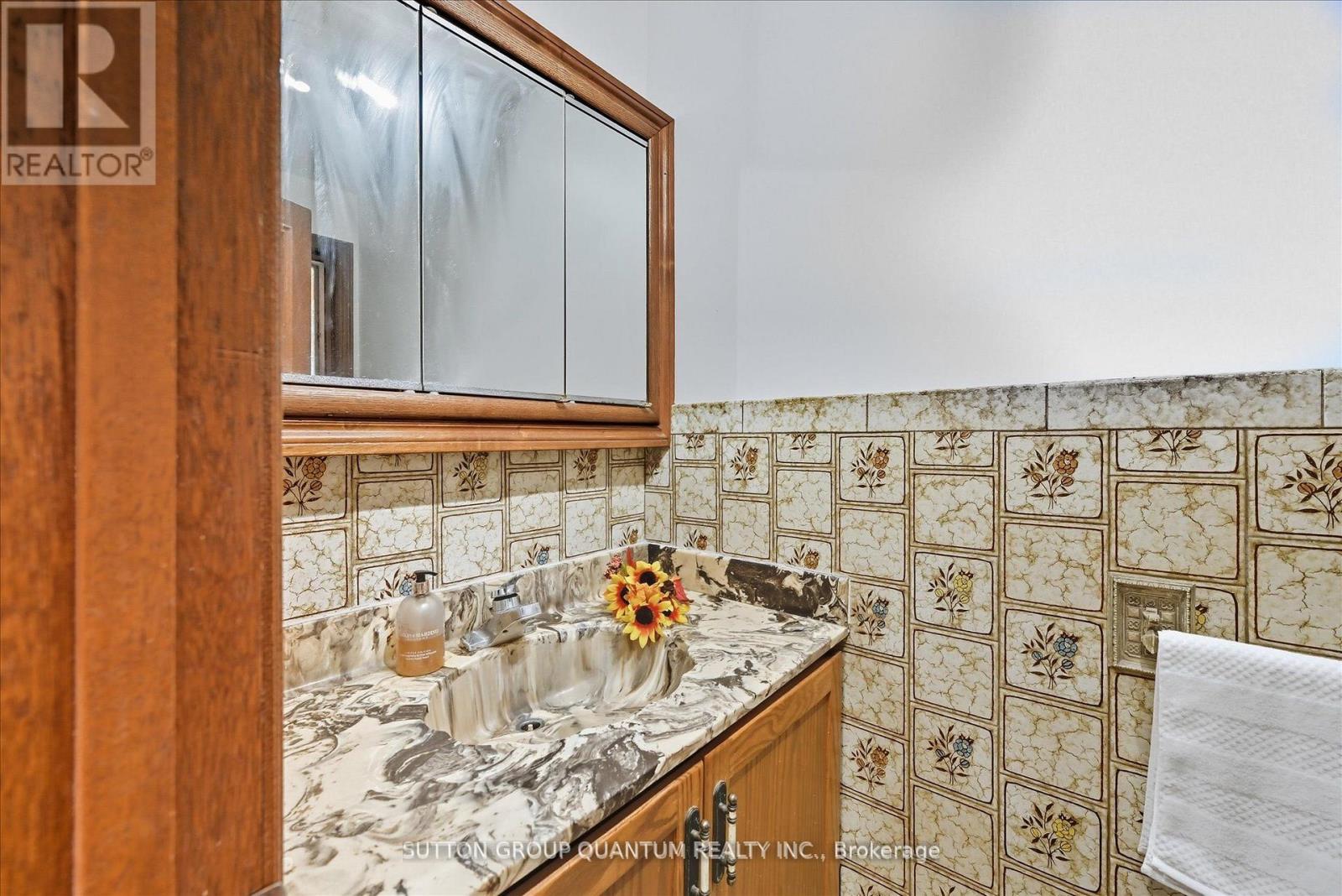 729 Winston Road, Grimsby, Ontario  L3M 4E8 - Photo 16 - X12722136