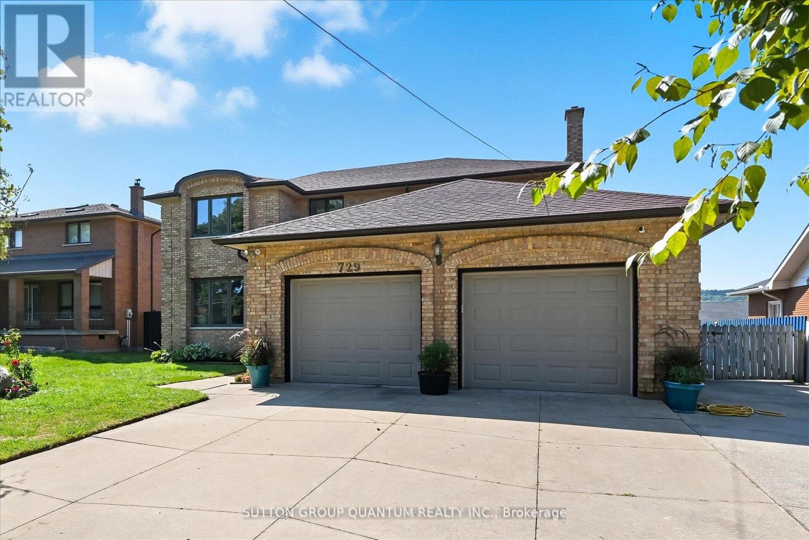 729 Winston Road, Grimsby, Ontario  L3M 4E8 - Photo 2 - X12722136