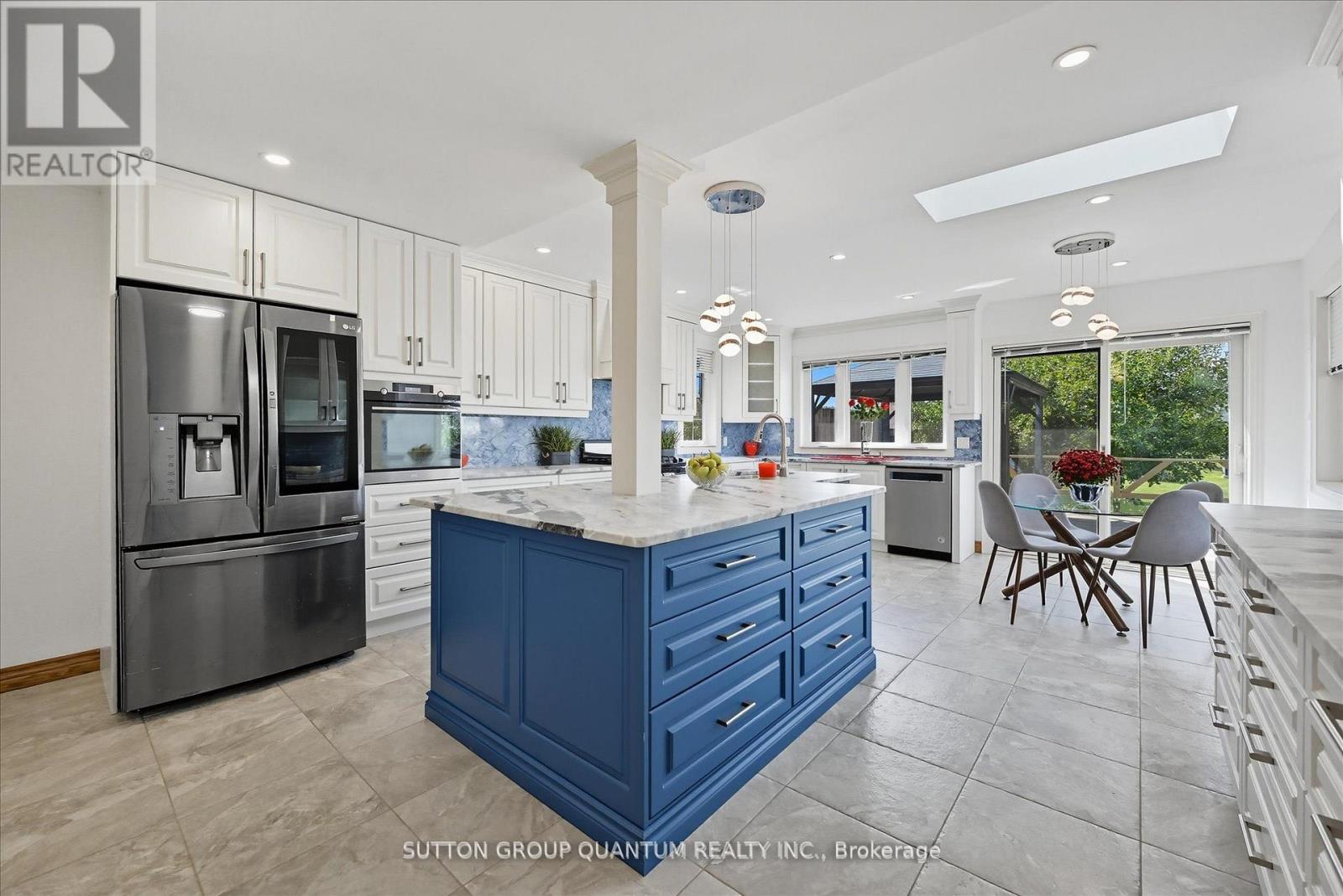 729 Winston Road, Grimsby, Ontario  L3M 4E8 - Photo 3 - X12722136