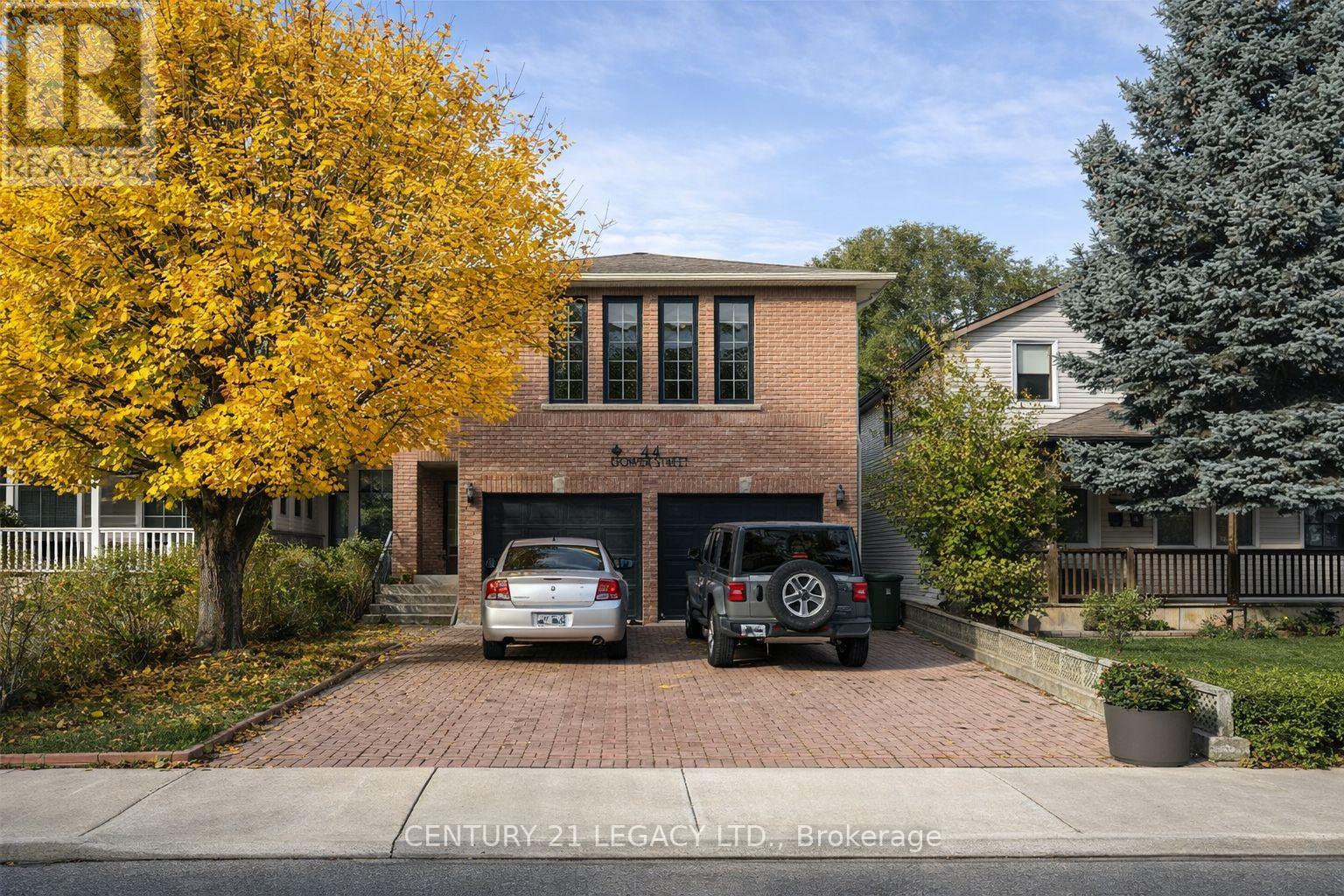 44 GOWER STREET, Toronto, Ontario