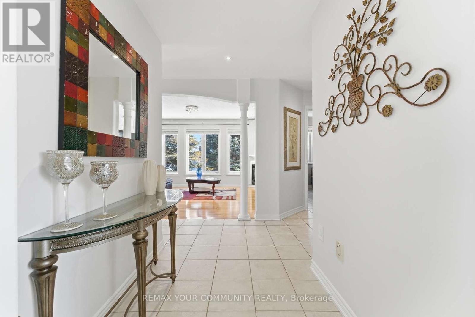 37 Saint Avenue, Bradford West Gwillimbury, Ontario  L3Z 3E6 - Photo 8 - N12718790