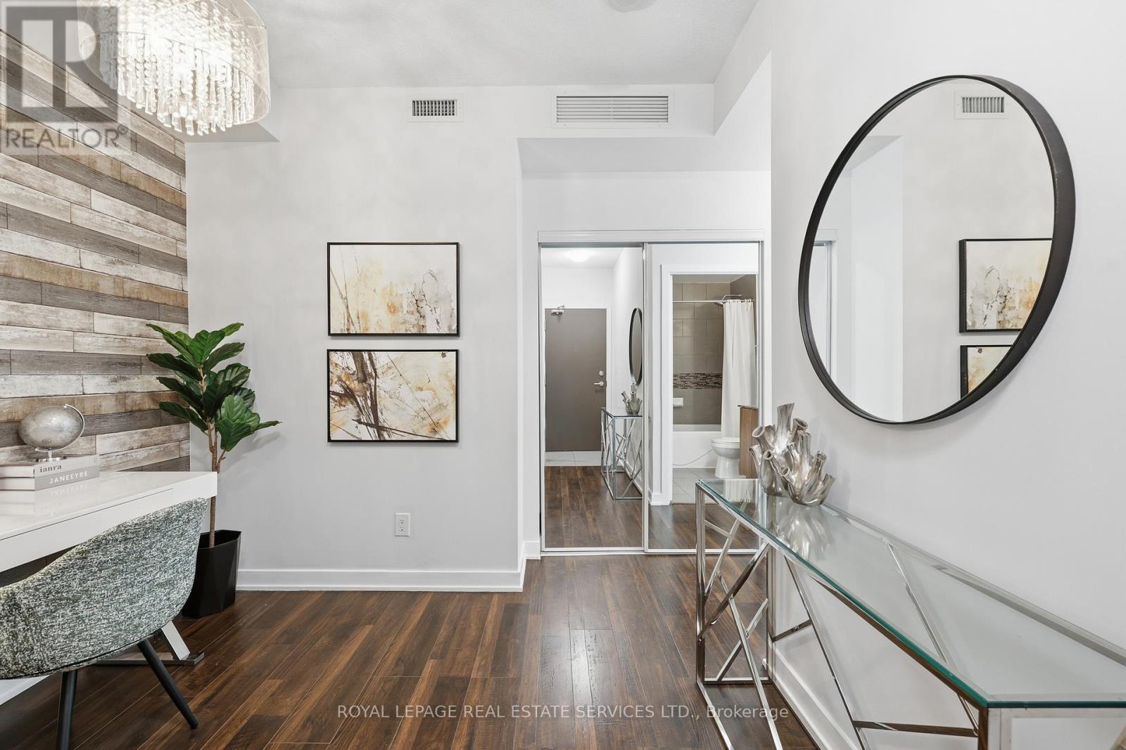 2403 - 4099 Brickstone Mews, Mississauga, Ontario  L5B 0G2 - Photo 5 - W12721254