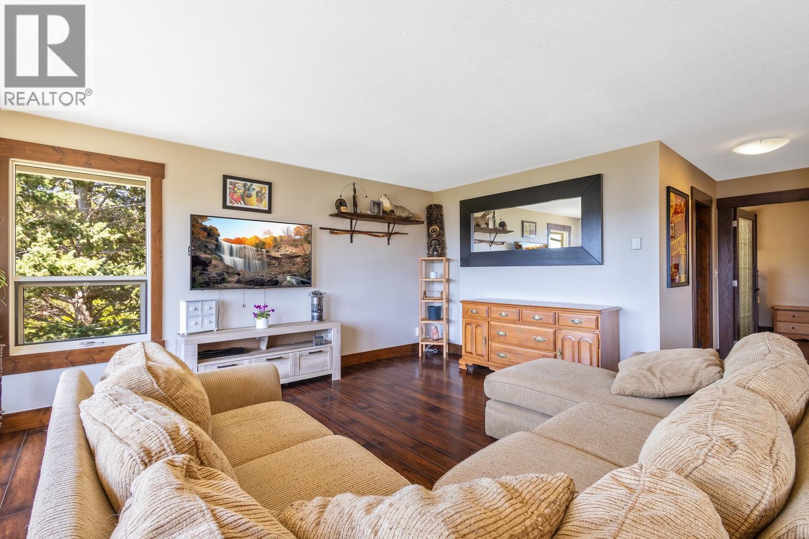 7575 Sun Valley Road, Kelowna, British Columbia  V1P 1H4 - Photo 8 - 10373557