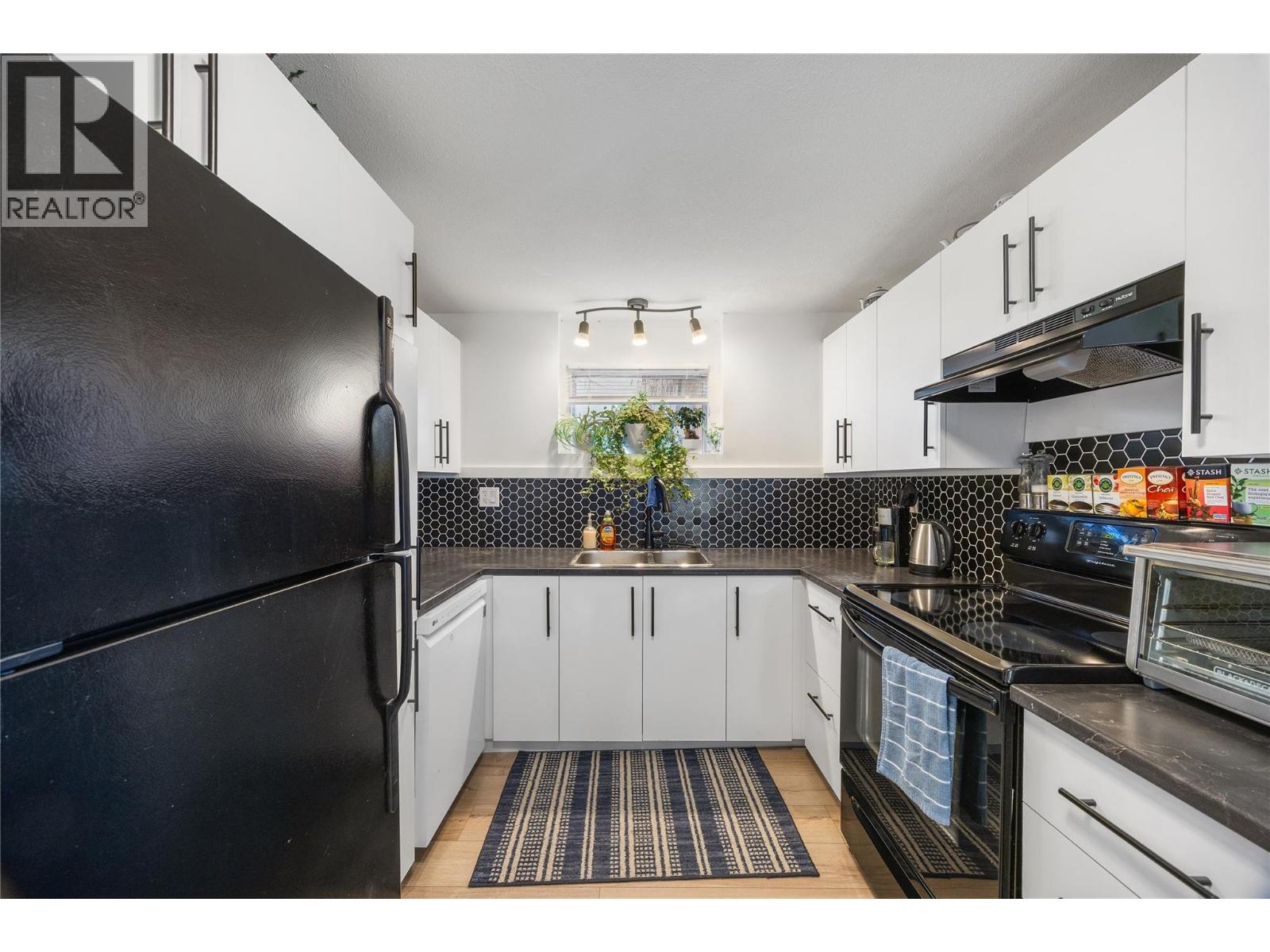 470 Gerstmar Road, Kelowna, British Columbia  V1X 4B1 - Photo 19 - 10373230