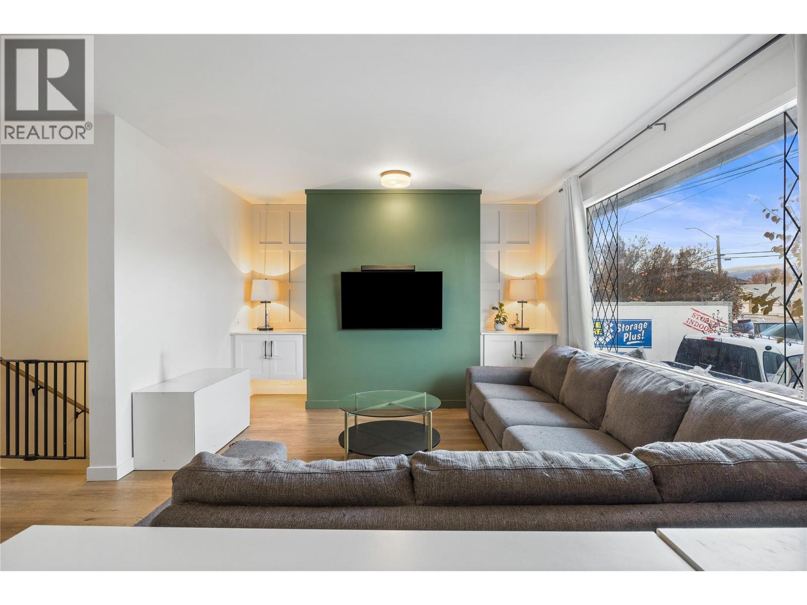 470 Gerstmar Road, Kelowna, British Columbia  V1X 4B1 - Photo 2 - 10373230