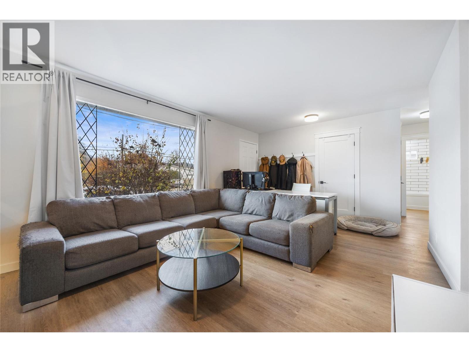 470 Gerstmar Road, Kelowna, British Columbia  V1X 4B1 - Photo 4 - 10373230